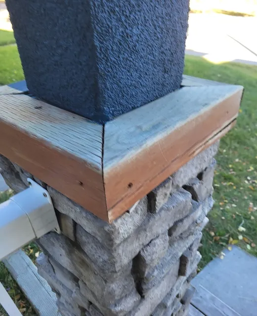stucco installation in calgary - pillar re-coat common place for cracks